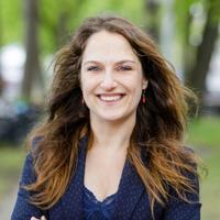Pasfoto Suus van den Akker