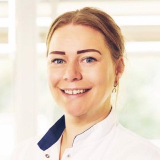 Pasfoto Jantine Faries-Touw